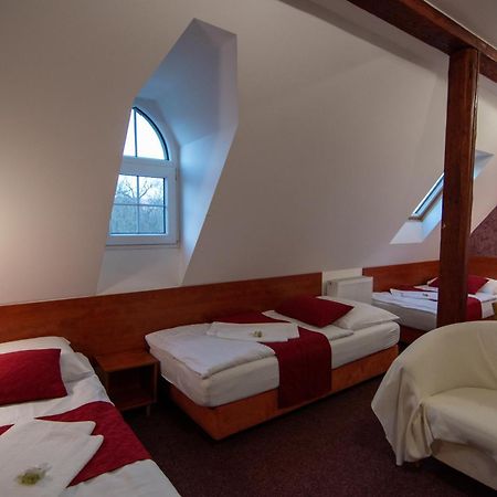 Hotel U Kaple Decin Bagian luar foto