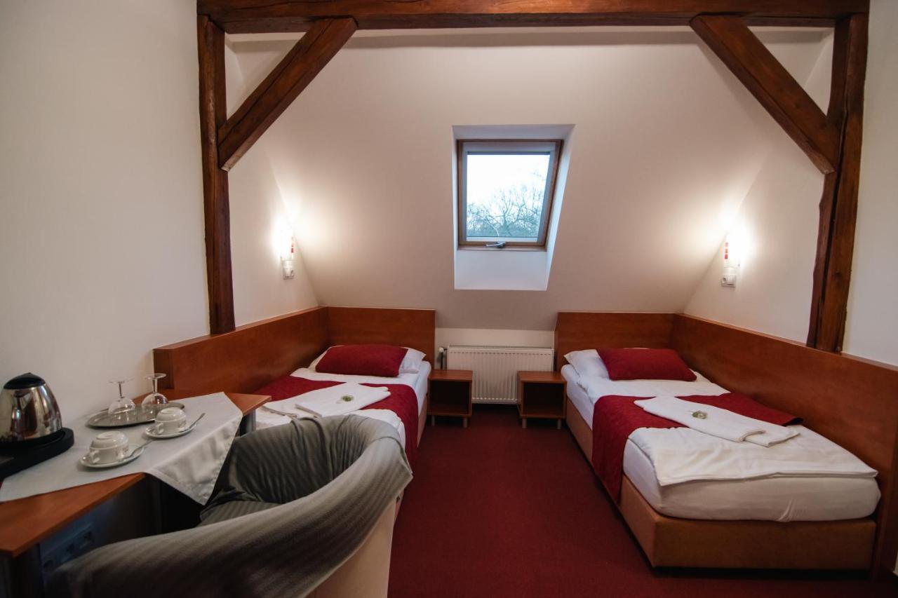Hotel U Kaple Decin Bagian luar foto