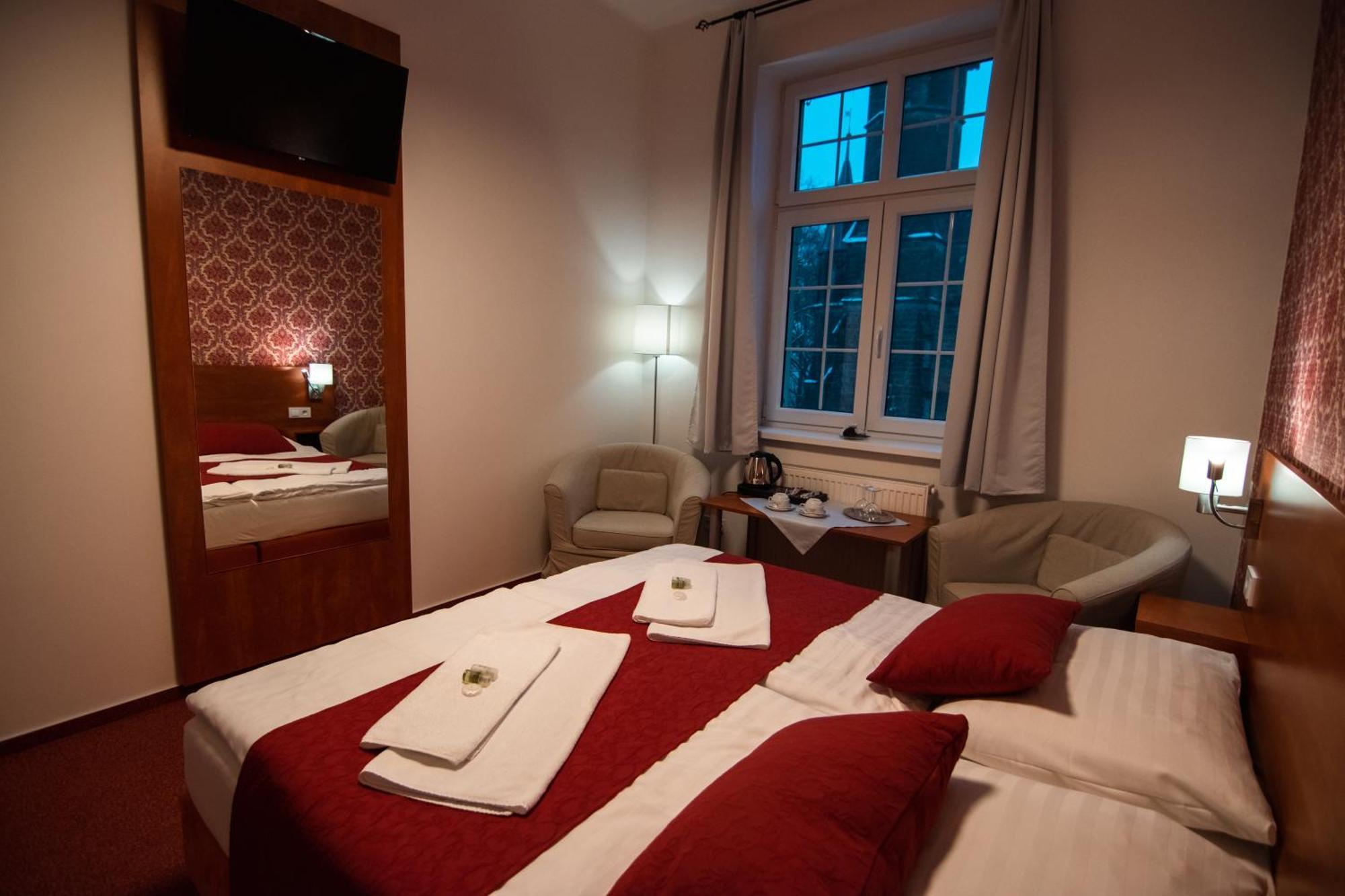 Hotel U Kaple Decin Bagian luar foto